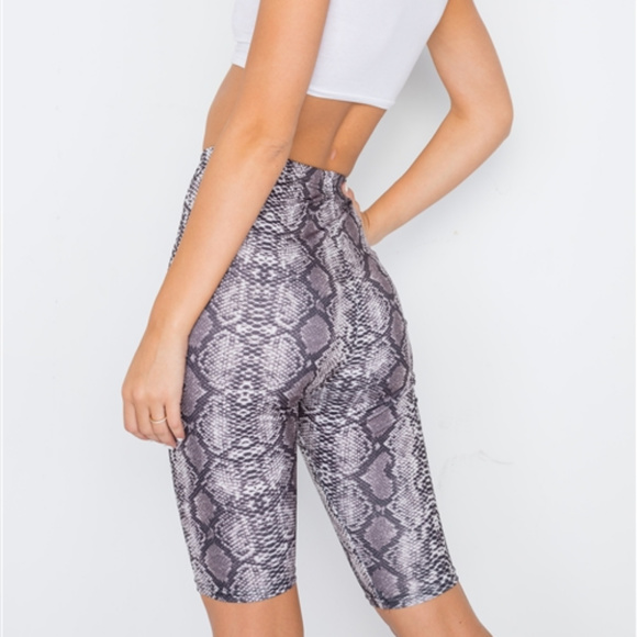 🆕 Snake Print Bike Shorts - Picture 2 of 3